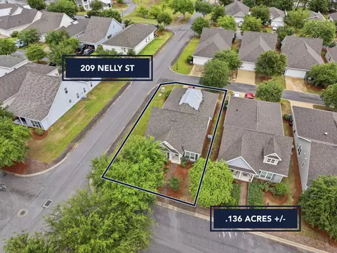 209 Nelly St, Freeport, FL 32439