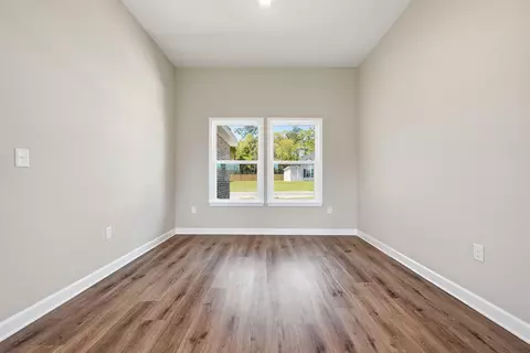 Living - 2809 Blackbird Ct, Crestview, FL 32539 photo 5 of 5