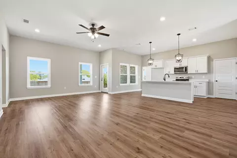 Living - 2809 Blackbird Ct, Crestview, FL 32539 photo 1 of 5