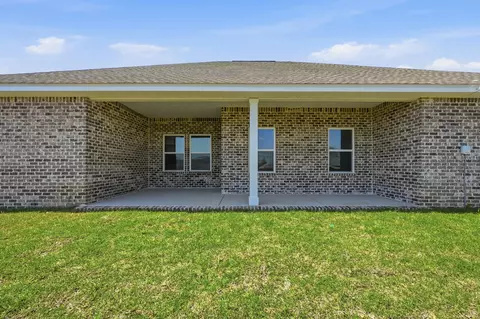 Exterior - 2809 Blackbird Ct, Crestview, FL 32539 photo 3 of 4