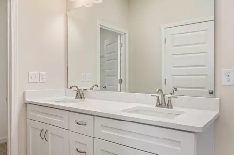 Bath - 2808 Blackbird Ct, Crestview, FL 32539 photo 1 of 3