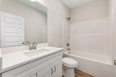 Bath - 2808 Blackbird Ct, Crestview, FL 32539 photo 3 of 3