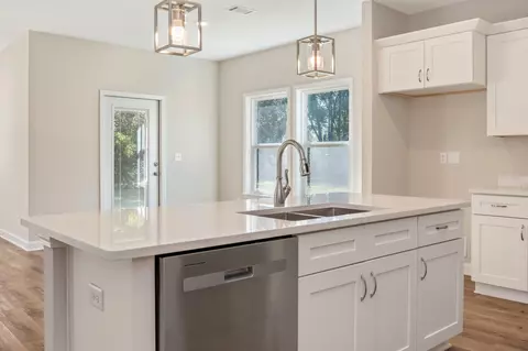 Kitchen - 2808 Blackbird Ct, Crestview, FL 32539 photo 4 of 5