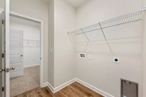 Entry Way - 2808 Blackbird Ct, Crestview, FL 32539 photo 2 of 2