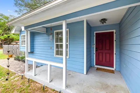 213 Cadillac Ave, Niceville, FL 32578
