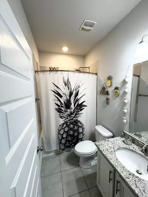 Bath - 2835 Gemstone Cir, Pace, FL 32571 photo 1 of 6