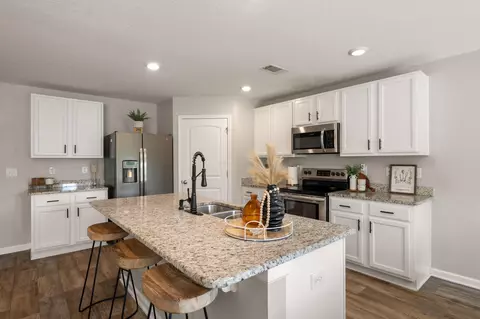 Kitchen - 1111 Capocci Ct, Crestview, FL 32539 photo 6 of 7