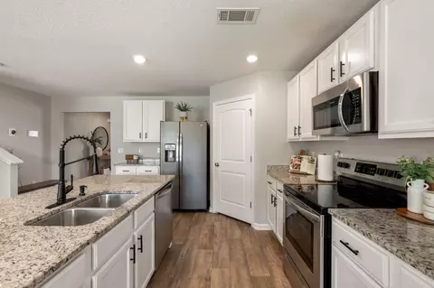 Kitchen - 1111 Capocci Ct, Crestview, FL 32539 photo 5 of 7