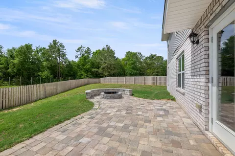 Exterior - 1111 Capocci Ct, Crestview, FL 32539 photo 6 of 8