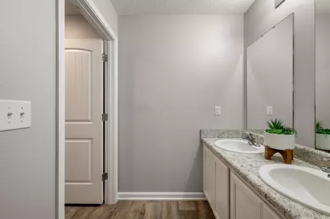 Bath - 1111 Capocci Ct, Crestview, FL 32539 photo 5 of 6
