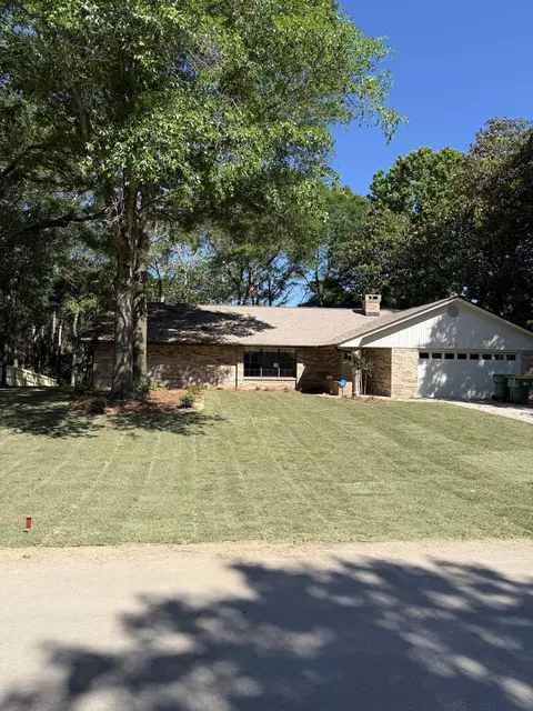 2435 Rocky Shores Dr, Niceville, FL 32578