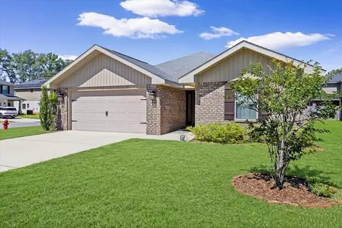 Exterior - 232 Baycliff Dr, Crestview, FL 32536 photo 2 of 5