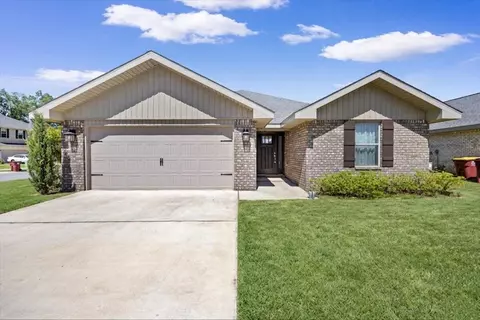 232 Baycliff Dr, Crestview, FL 32536