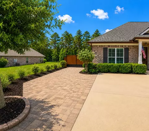 Exterior - 285 Mill Pond Cv, Freeport, FL 32439 photo 5 of 21