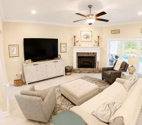 Living - 285 Mill Pond Cv, Freeport, FL 32439 photo 1 of 2