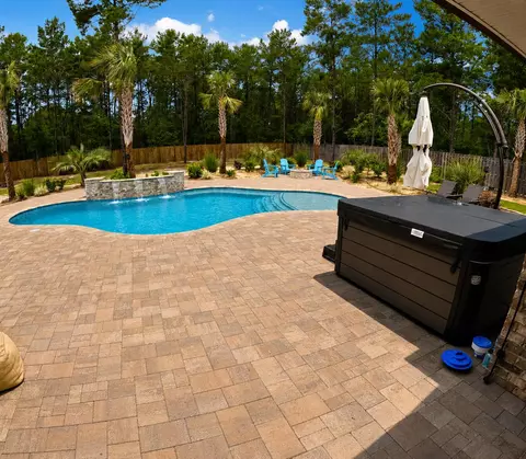 Exterior - 285 Mill Pond Cv, Freeport, FL 32439 photo 7 of 21