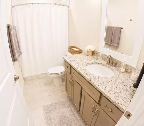 Bath - 285 Mill Pond Cv, Freeport, FL 32439 photo 6 of 8