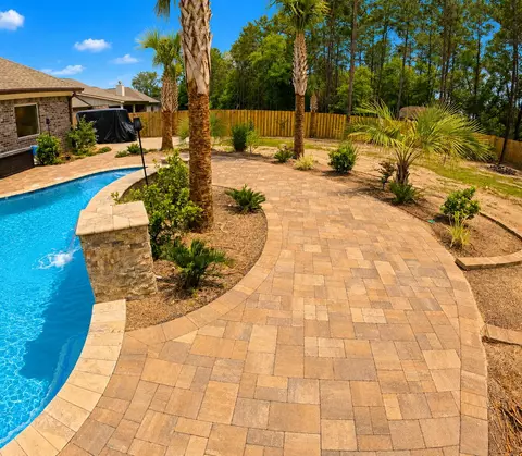 Exterior - 285 Mill Pond Cv, Freeport, FL 32439 photo 8 of 21