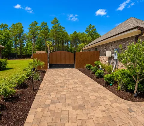 Exterior - 285 Mill Pond Cv, Freeport, FL 32439 photo 6 of 21