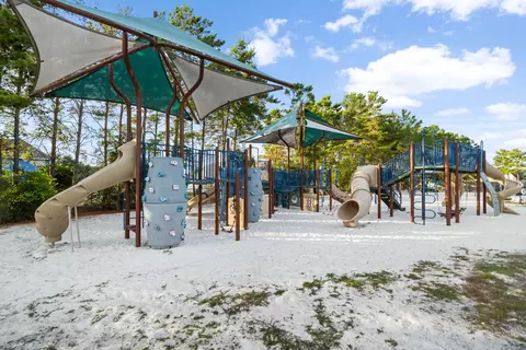 View/Area - 285 Mill Pond Cv, Freeport, FL 32439 photo 2 of 9