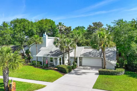 90 W Country Club Dr, Destin, FL 32541