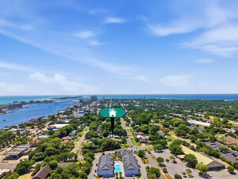 628 Mountain Dr, Destin, FL 32541
