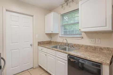 Kitchen - 834 Mcdonald St, Crestview, FL 32536 photo 3 of 5