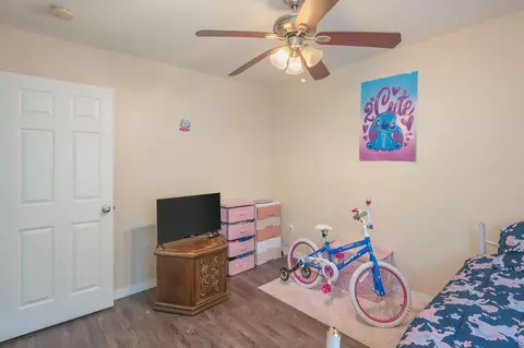 Bedroom - 834 Mcdonald St, Crestview, FL 32536 photo 6 of 8