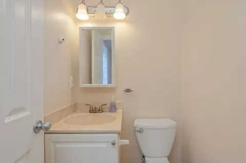 Bath - 834 Mcdonald St, Crestview, FL 32536 photo 1 of 5