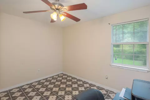 Bedroom - 834 Mcdonald St, Crestview, FL 32536 photo 7 of 8