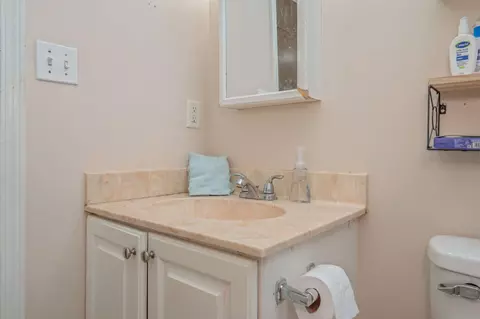 Bath - 834 Mcdonald St, Crestview, FL 32536 photo 4 of 5