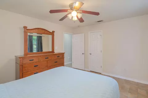 Bedroom - 834 Mcdonald St, Crestview, FL 32536 photo 4 of 8