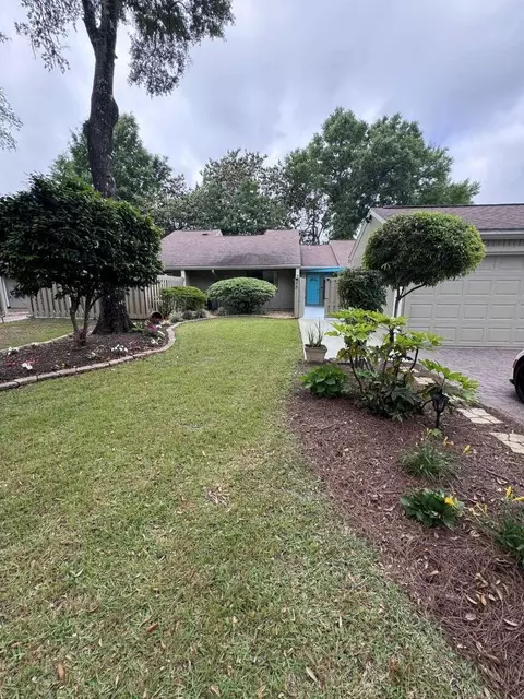 900 Bay Dr #48, Niceville, FL 32578