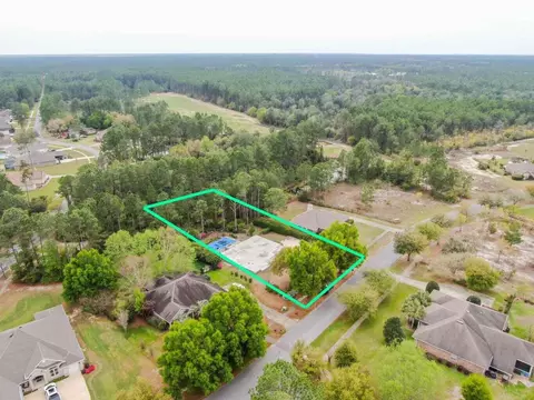 69 E Club House Dr, Freeport, FL 32439
