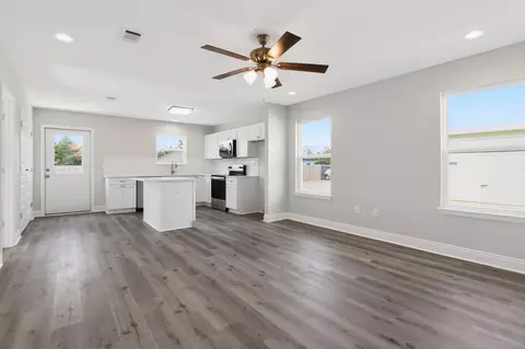 Living - 5358 Highview Dr, Crestview, FL 32539 photo 1 of 2