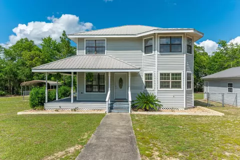 498 Florence Dr, Defuniak Springs, FL 32433