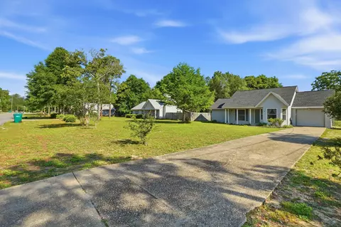 Exterior - 324 John King Rd, Crestview, FL 32539 photo 4 of 7