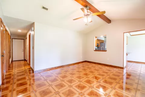 Living - 324 John King Rd, Crestview, FL 32539 photo 5 of 6