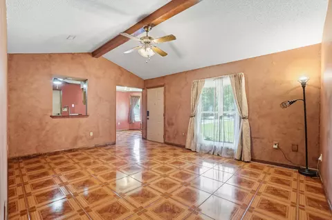Living - 324 John King Rd, Crestview, FL 32539 photo 1 of 2