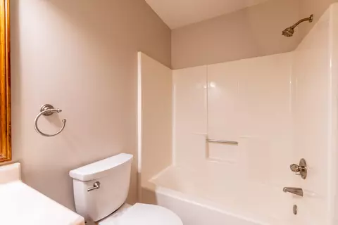 Bath - 324 John King Rd, Crestview, FL 32539 photo 2 of 3