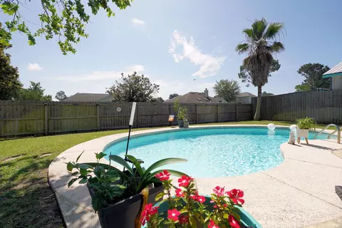2328 Prytania Cir, Navarre, FL 32566