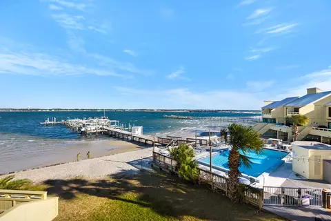 8520 Gulf Blvd # UT-23, Navarre, FL 32566
