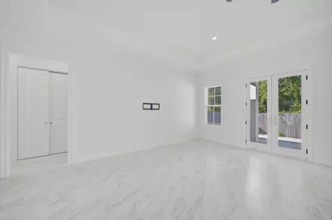 Living - 120 Lillian Way, Crestview, FL 32536 photo 2 of 5