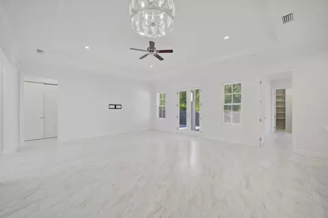 Living - 120 Lillian Way, Crestview, FL 32536 photo 3 of 5