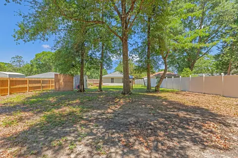 Exterior - 953 Mayo Trl, Crestview, FL 32536 photo 5 of 6