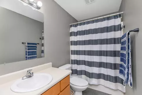 Bath - 953 Mayo Trl, Crestview, FL 32536 photo 3 of 3
