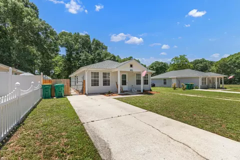 Exterior - 953 Mayo Trl, Crestview, FL 32536 photo 2 of 6