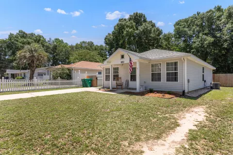 953 Mayo Trl, Crestview, FL 32536