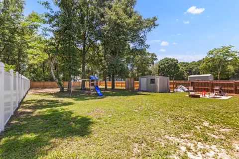 Exterior - 953 Mayo Trl, Crestview, FL 32536 photo 3 of 6