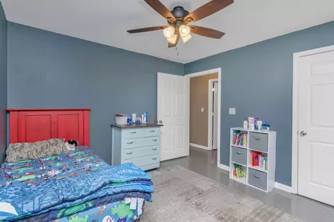 Bedroom - 953 Mayo Trl, Crestview, FL 32536 photo 5 of 8